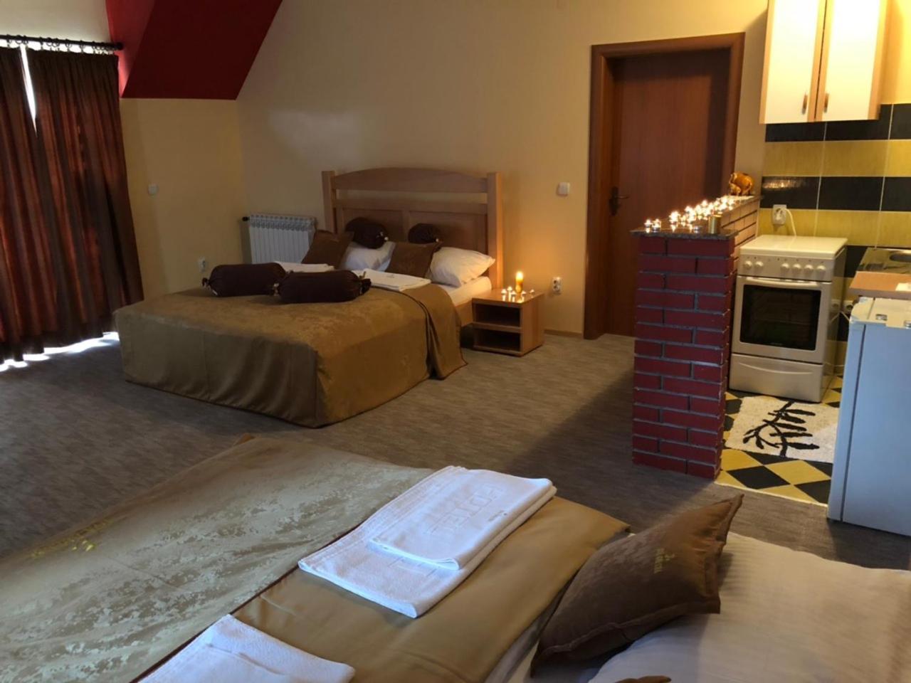 Hotel Dva Goluba Pale Quarto foto
